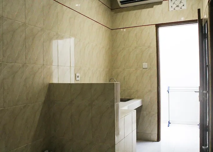 Santhi Graha Kuta Hotel 2*